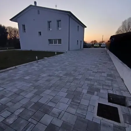 Nocleg ze śniadaniem Mb *